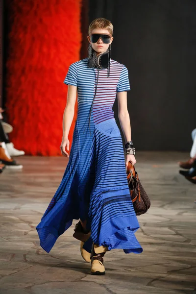 Look 14